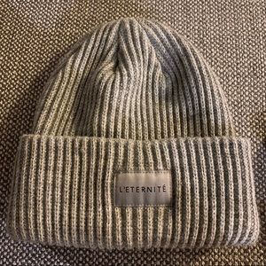 Grey toque